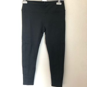 Fabletics Pauline 7/8 Capri - brand new